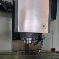 Centre d'usinage vertical CNC FANUC VMC1160 robuste, BT40, 3 axes, avec moteur pour le traitement des métaux