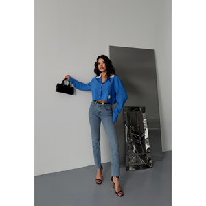 Haut court bleu pour femme avec col montant asymétrique blanc et détails en dentelle brodée, disponible en tailles XS à XL, style écossais formel - Product Image 6