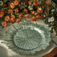 Assiettes de présentation de luxe 13 pouces en verre, bord festonné irrégulier, vert et or, pour mariage, vente en gros