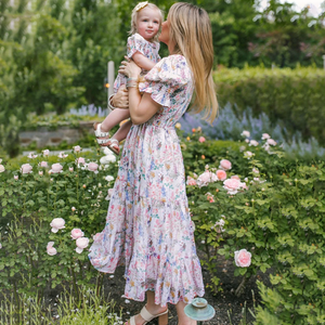 Abito floreale plissettato <span class=keywords><strong>a</strong></span> maniche <span class=keywords><strong>a</strong></span> sbuffo set di abiti coordinati per la famiglia bambini neonate mamma <span class=keywords><strong>e</strong></span> io vestito mamma <span class=keywords><strong>e</strong></span> io abbinamento - Product Image 3