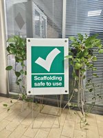 Panneau publicitaire extérieur en plastique ondulé durable anti-UV, imprimé sur mesure pour l'immobilier et les chantiers de construction