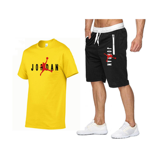 Completo Sportivo Casual da <span class=keywords><strong>Uomo</strong></span> Novità Estate 2025 Marchio di Tendenza T-shirt e Pantaloncini con Stampa a Lettere <span class=keywords><strong>Abbigliamento</strong></span> <span class=keywords><strong>Uomo</strong></span> Disponibile - Product Image 4