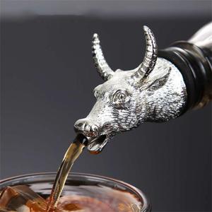 Herramienta de vertido Dispensador de licor de bebida Aleación de zinc Cabeza de toro Boca de vino Vertedor de vino personalizado - Product Image 1