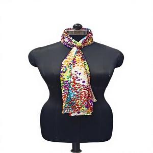 Pañuelo de algodón estampado con diseño de hojas, chal largo para mujer, pañuelo multicolor para el cuello, hiyab para uso diario - Product Image 1