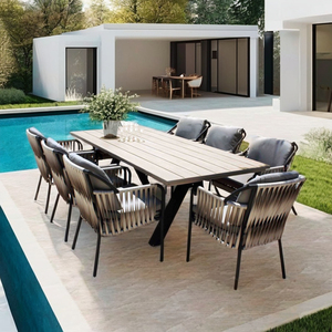 Ensemble de meubles de patio extérieur moderne 8 places en teck et rotin avec plateau en bois, tables à manger pour hôtels, chaises de plage incluse - Product Image 1
