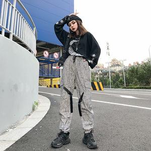 Pantalon <span class=keywords><strong>de</strong></span> <span class=keywords><strong>jogging</strong></span> Hip Hop en tissu <span class=keywords><strong>peau</strong></span> <span class=keywords><strong>de</strong></span> pêche imperméable imprimé argenté réfléchissant pour femme - Vente en gros - Product Image 4