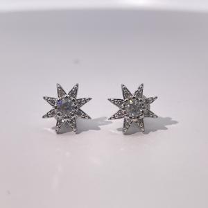 ต่างหูทรงดาวแปดเหลี่ยมประดับเพชรคิวบิกเซอร์โคเนียทรงกลมสีขาว ดีไซน์เรขาคณิต ชุบทองเหลือง สำหรับผู้หญิง จาก Tianyu Gems - Product Image 3