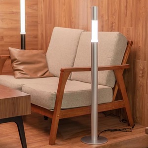 Lámpara de Pie Moderna Minimalista LED con Control Táctil Plateada para Sala de Estar, Dormitorio e Iluminación del Hogar - Product Image 3