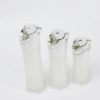 Flacon de lotion en acrylique incliné 30ml 50ml 80ml, conteneur vide pour crème cosmétique, emballage personnalisé, logo OEM