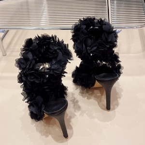 Sandalias de tacón de aguja con tiras cruzadas florales para mujer, de bajo precio, con diseño de flores, punta redonda abierta y cordones envolventes. - Product Image 5