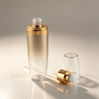 Flacon de lotion cosmétique en PET cylindrique de luxe 30g/100ml/150ml avec pompe pulvérisatrice, col en aluminium doré, estampage UV/or, logo personnalisé