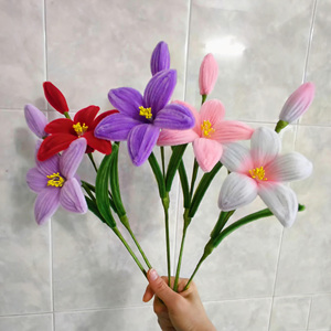 Fleurs de lys artificielles en chenille faites à la main en gros pour mariages, fêtes et bouquets cadeaux - Product Image 2