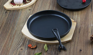 Vente en gros <span class=keywords><strong>de</strong></span> poêle ronde antiadhésive en <span class=keywords><strong>fonte</strong></span> pré-assaisonnée poêle à frire poêle à frire poignée amovible moule à gâteau moule à pâtisserie <span class=keywords><strong>barbecue</strong></span> - Product Image 4