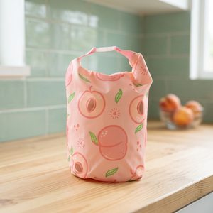 Bolsa reutilizable para almacenar alimentos con diseño de melocotón, hecha en Taiwán, para uso en la cocina. - Product Image 1