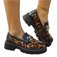 Chaussures plates léopard pour femmes en gros, mocassins sexy à chaîne décorative, mules confortables à boucle Mary Jane, chaussures de luxe pour femmes