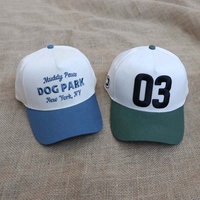 Hoge kwaliteit groothandel op maat geborduurde logo 5-panel snapback caps tweekleurige katoenen baseball caps contrastkleurige petten