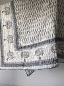 Edredón con estampado de bloques Jaipuri indio hecho a mano sostenible, edredón Floral hecho a mano de algodón Reversible Razai para verano - Product Image 2