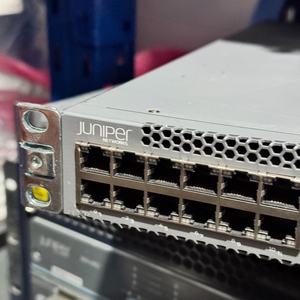 Juniper EX4300-48MP POE Ethernet-Switch mit 40 Gbit/s Kapazität 10/100/1000Mbps Übertragung + EX-UM-4SFPP-MR + 2xNetzteil - Product Image 5