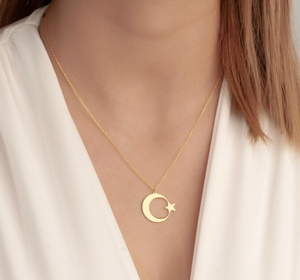 Collana Trendy con Ciondolo Luna e Stella in Acciaio Inossidabile Placcato Oro, con Catena a Maglie, Gioielli Turchi - Product Image 4