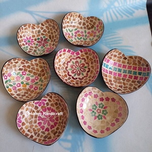 Nouveau design, bol à smoothie en noix de coco écologique, forme de cœur, incrustation de perles, résistant aux fissures, léger, artisanat en bois, usage domestique, pas cher - Product Image 3