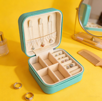 Échantillon Gratuit - Étui de Rangement Portable en Cuir PU de Luxe avec Logo Personnalisé, Boîte d'Organisation Simple Carrée pour Bijoux de Voyage, Emballage pour Bagues