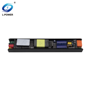 Controlador LED Premium 12V24V conmutable de salida única, amplio voltaje, 100W-200W, tamaño compacto IP20 para uso en interiores - Product Image 4