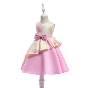 Oportunidades de Distribución: Vestido de Novia Innovador, Largo, Rosa, Sin Mangas, con Bordado y Estampado Personalizado - Product Image 4