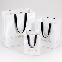Ensemble cosmétique de luxe en matériaux recyclés, sacs cadeaux carrés blancs personnalisés avec doublure en éponge pour emballage de maquillage, boutique de beauté portable