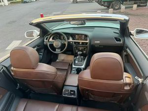 <span class=keywords><strong>Audi</strong></span> A5 d'occasion <span class=keywords><strong>2013</strong></span> 2.0T Volant à gauche Automatique Style élégant Accent chromé Fiable Exportation transfrontalière Sièges en cuir Toit ouvrant <span class=keywords><strong>R18</strong></span> - Product Image 4