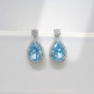 Prix usine Boucles d'oreilles clous en argent 925 avec zircone cubique bleue, noires, colorées, de luxe, grandes, style goutte d'eau, entièrement pavées de pierres, en gros - Product Image 1