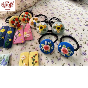 Horquillas elegantes de algodón estilo bordado para niña - Product Image 4