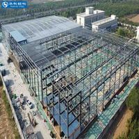 Atelier préfabriqué en structure métallique pour élevage avicole et abri pour bétail en milieu urbain/rural avec panneaux sandwich en acier durables