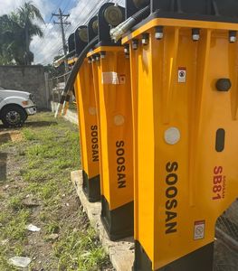 Martillo Hidráulico SOOSAN SB 81 Tipo Caja, Nuevo, de Alta Calidad, para Demolición de Rocas Duras, para Excavadoras Pesadas de 18-26 Toneladas - Product Image 4