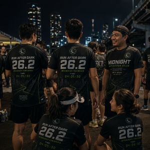 Camiseta Personalizada del Club Midnight Marathon, Reflectante, de Secado Rápido, para Equipos de Carreras Nocturnas - Product Image 4