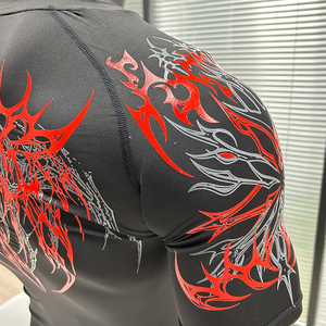 Individuelles Schnell Trocknendes Kompressionsshirt für Herren mit Silikon-Siebdruck – Leicht, Feuchtigkeitsregulierend für Laufen, Fitnessstudio und Training - Product Image 5