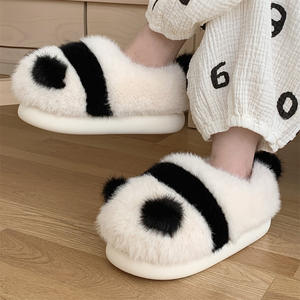 XIXITIAO Pantoufles d'automne et d'hiver pour femmes, pantoufles en peluche pour enfants, grandes chaussures d'animaux vache, pantoufles d'intérieur moelleuses pour filles - Product Image 2