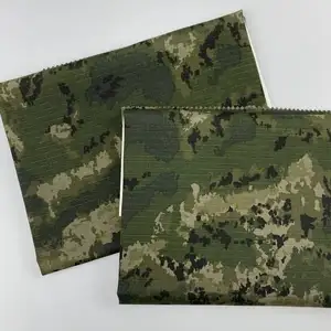 Fabrika toptan yeşil pamuk polyester poli üniforma malzeme kamuflaj giysi için 0.7cm * 0.7cm greta camo rip-stop kumaş