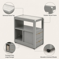 Table d'appoint mobile nordique avec plateau en pierre frittée, structure en bois d'hévéa et roulettes, multifonctionnelle, pour thé ou chevet, OEM ODM, usine Chine