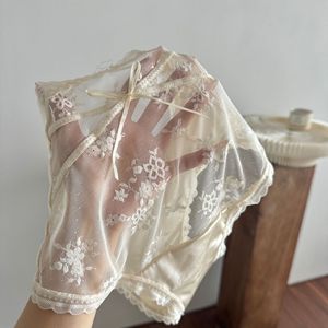Mutandine da <span class=keywords><strong>donna</strong></span> in pizzo, trasparenti e seducenti, giovanili e sexy; a vita media, con dettaglio fiocco, realizzate in pizzo e con interno in puro cotone. - Product Image 3