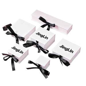 Biểu Tượng Tùy Chỉnh Kích Thước Có Thể Tái Chế Sang Trọng Từ Các Tông Hộp Quà Tặng Với Matt Cán UV Kết Thúc Thân Thiện Với Môi Hồng Red Bow Ribbon - Product Image 1