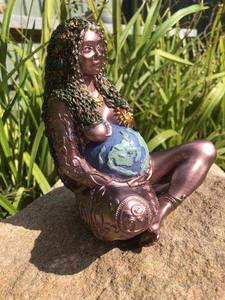 Usine moins cher prix grec <span class=keywords><strong>Gaia</strong></span> mère terre déesse Statue résine sorcière spirituelle Nature Figurines maison chambre décor - Product Image 3