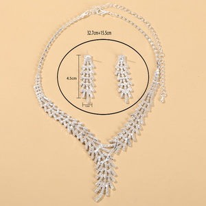 Accesorios al por Mayor: Conjunto <span class=keywords><strong>de</strong></span> <span class=keywords><strong>Collar</strong></span> con <span class=keywords><strong>Copo</strong></span> <span class=keywords><strong>de</strong></span> <span class=keywords><strong>Nieve</strong></span> y Pendientes <span class=keywords><strong>de</strong></span> Cadena con Garra para Mujer - Sencillo Regalo <span class=keywords><strong>de</strong></span> Joyería para Novia y Fiesta <span class=keywords><strong>de</strong></span> Cumpleaños - Product Image 5