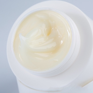 ครีมบำรุงผิวเข้มข้น ซึมซาบเร็ว บำรุงล้ำลึก ชุ่มชื้น ฟื้นฟูผิวทุกวัน ดูแลผิวกาย ซ่อมแซมเกราะป้องกันผิว ต่อต้านริ้วรอย (OEM ODM) - Product Image 1