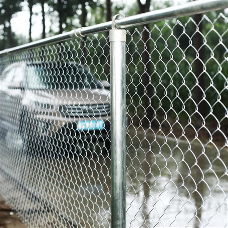 Industry Hot Dipped Galvanized Steel Chain Link Fence Fabric 4 X 50 Feet