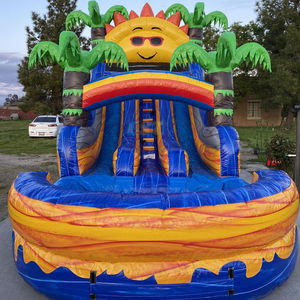 Toboggan aquatique gonflable commercial avec château, soleil et palmiers, fabriqué en Chine - Product Image 1