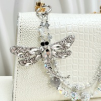 Breloque de téléphone libellule scintillante en strass, double couche, faite à la main, avec perles, cordon de poignet pour téléphone, porte-clés tendance, pendentif de sac, ornement