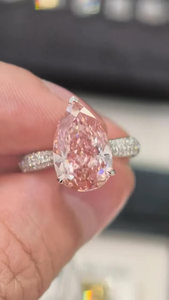 แหวนเพชรรูปหยดน้ำสีชมพู 2 กะรัตสำหรับผู้หญิง ทองคำขาว 14K ประดับเพชรแบบพาเว่ ได้รับการรับรองจาก IGI - Product Image 2