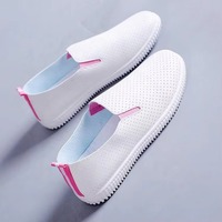 Sepatu Putih Grosir Model Slip-on Berongga Bernapas Gaya Kampus Sepatu Putih Wanita untuk Perjalanan Sehari-hari