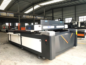 Machine de <span class=keywords><strong>découpe</strong></span> <span class=keywords><strong>laser</strong></span> industrielle haute vitesse pour tissus, cuir synthétique et daim, machines de <span class=keywords><strong>découpe</strong></span> <span class=keywords><strong>laser</strong></span> CO2 - Product Image 2