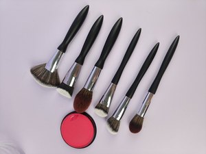 Nhãn Hiệu Riêng 16 Pcs Bán Buôn Lớn Kabuki Dày đặc Hoàn Chỉnh Fluffy Eye Chuyên Nghiệp Nền Tảng Trang Điểm Bàn Chải Thiết Lập Với Túi - Product Image 3